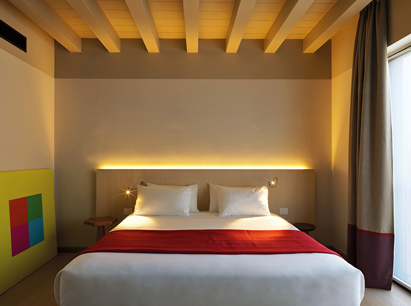 知名酒店裝修公司分析酒店裝修照明設(shè)計(jì)要注意些什么？